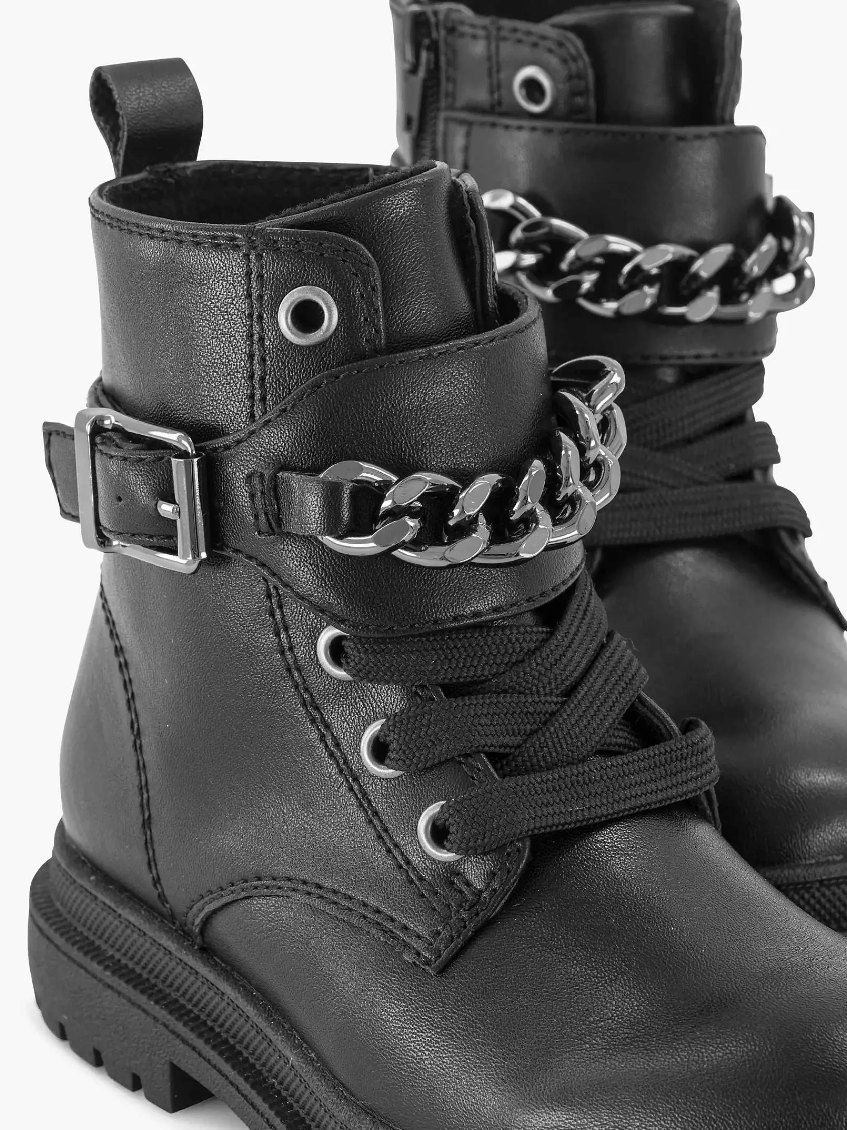Oxmox Jongensschoenen-Zwarte Veterboot Sierketting, Offline Ivm Klachten (Laura)